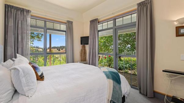 Hawkdun Rise Vineyard & Accommodation Alexandra Luaran gambar