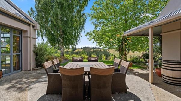 Hawkdun Rise Vineyard & Accommodation Alexandra Luaran gambar