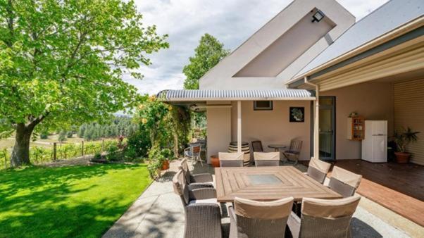 Hawkdun Rise Vineyard & Accommodation Alexandra Luaran gambar